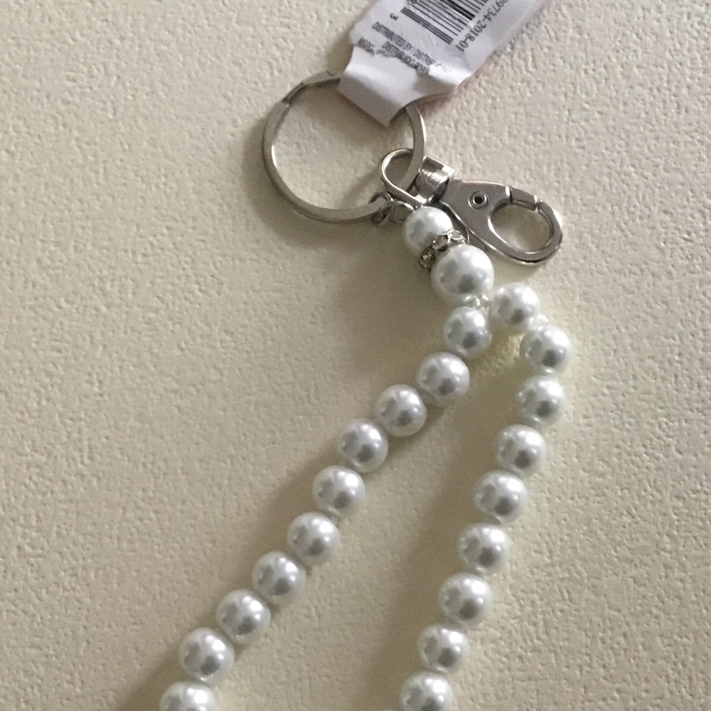 Faux Pearl Wristlet key chain!